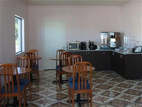 Travelers Inn And Suites Либерти Экстерьер фото